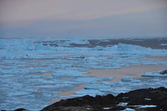 Um belo fim de tarde, às 10:30 da noite! (em Ilulissat, na Groelândia)